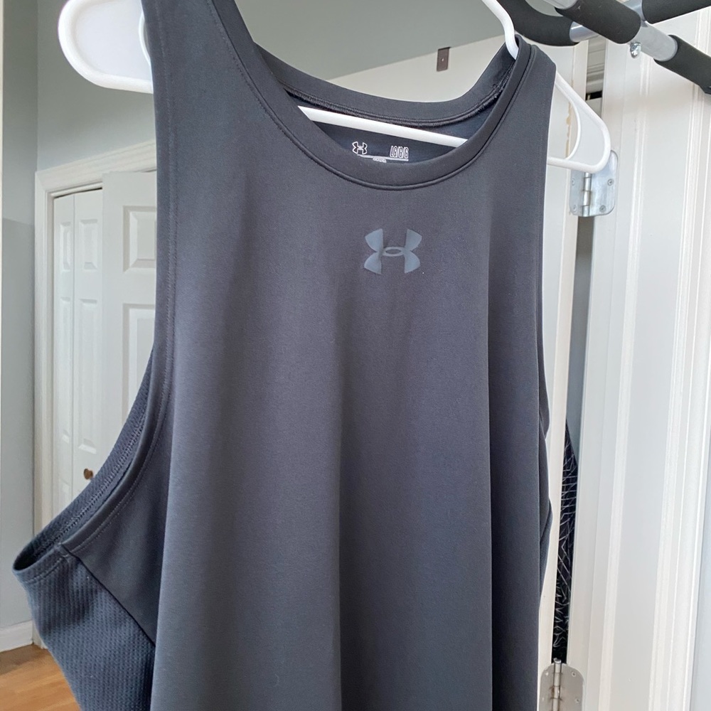 Under armour tank top black size large